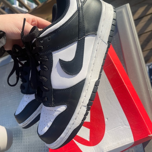 Panda dunks low (GS) size 7 - Picture 2 of 4